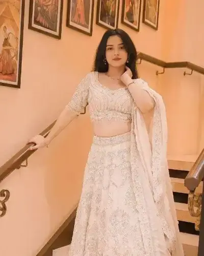 Escort Barkot